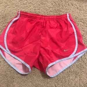 girls hot pink nike shorts